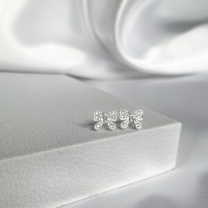 Brinco  Laço Cravejado